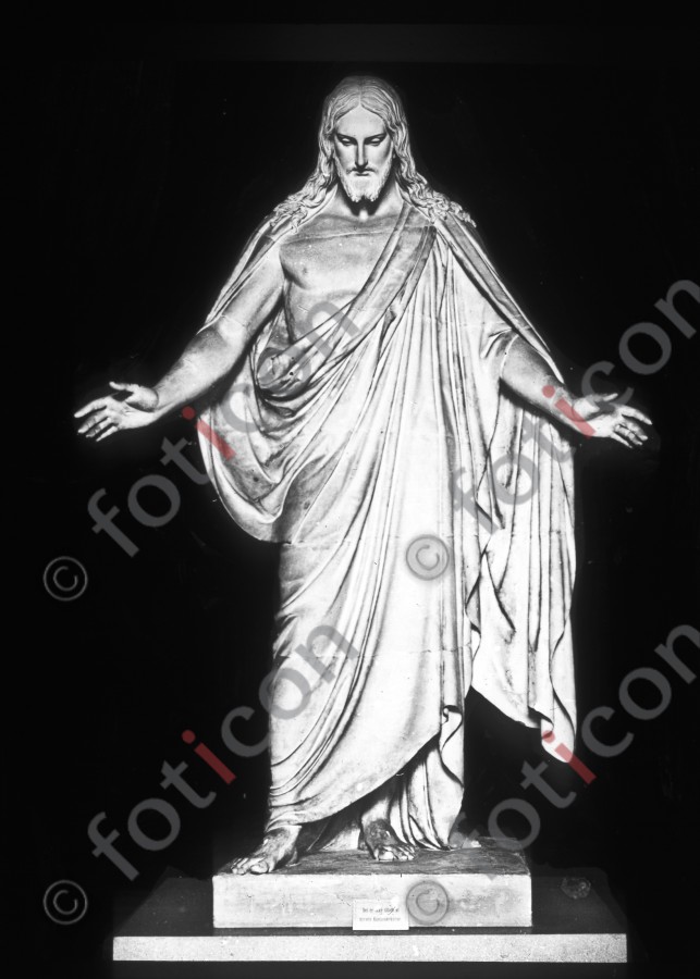Der segnende Christus (Thorwaldsen) - Foto simon-134-067-sw.jpg | foticon.de - Bilddatenbank für Motive aus Geschichte und Kultur